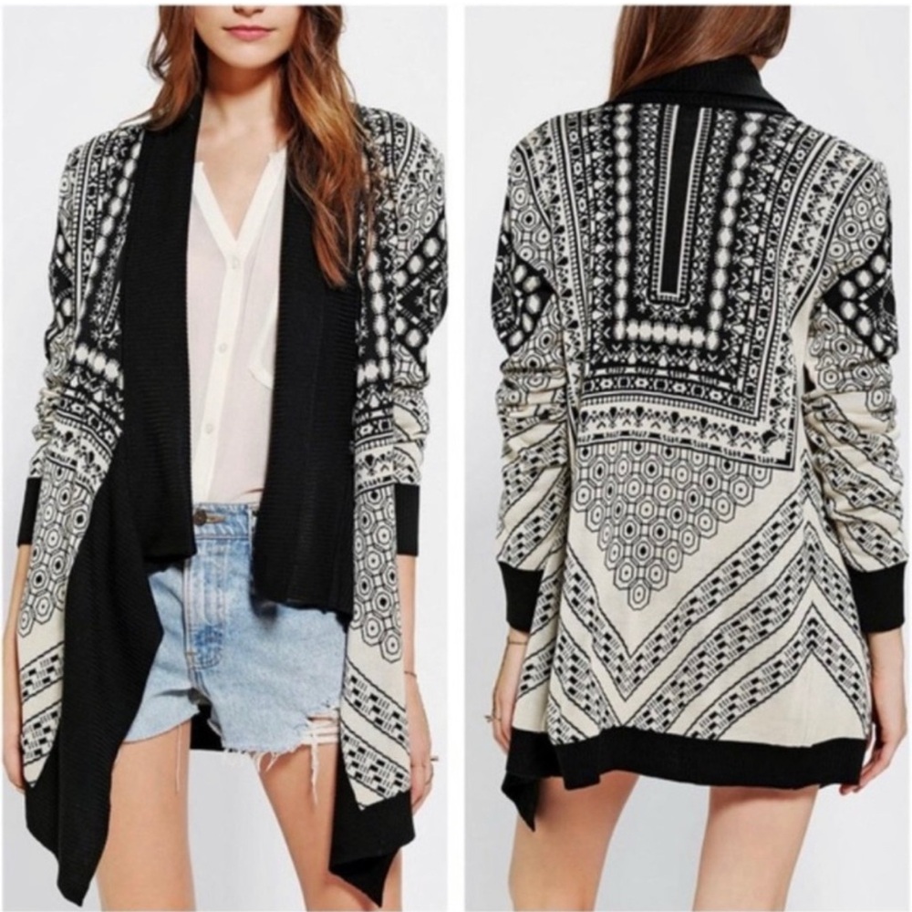 Staring at Stars Black and Cream Geometric Cardigan